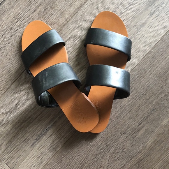 Vince Camuto flat sandals - Picture 1 of 4